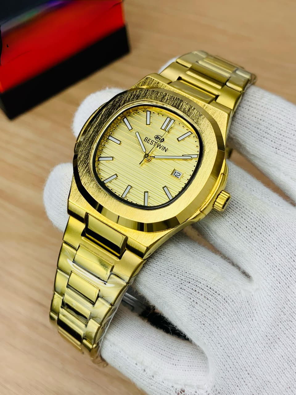 Bestwin Square ( All Gold )